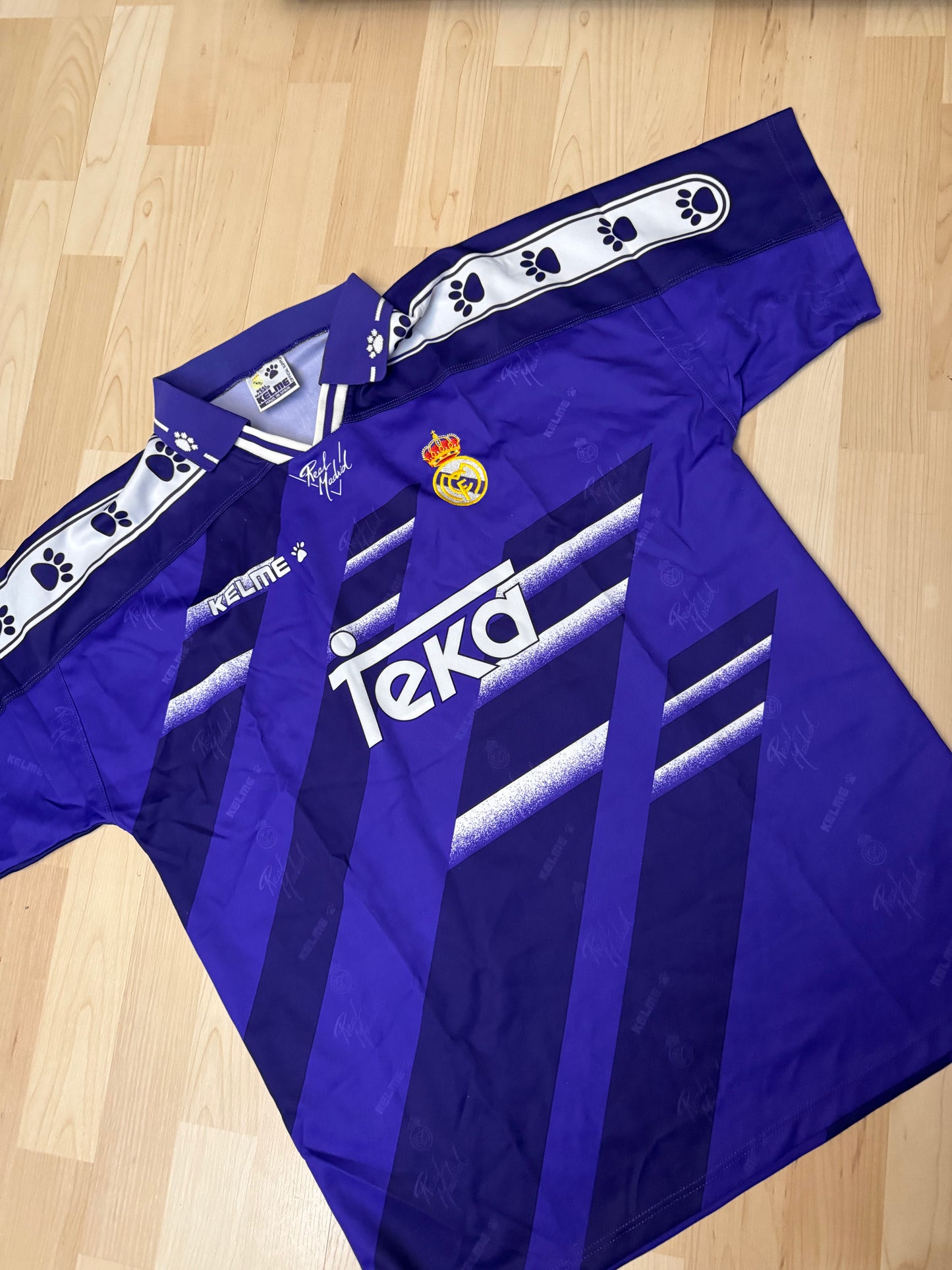 Real Madrid 1994/1996 Away Shirt (XL)