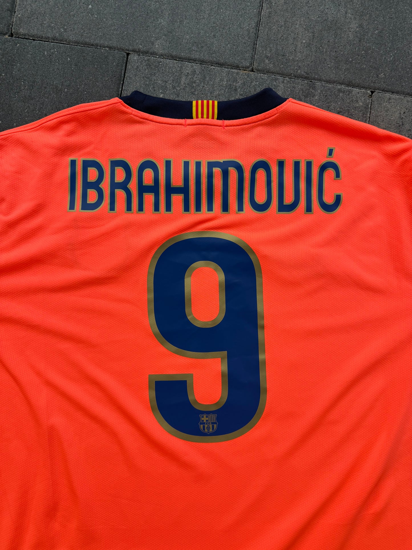 Barcelona 2009/2010 Away Shirt (#9 Ibrahimovic) (XXL)