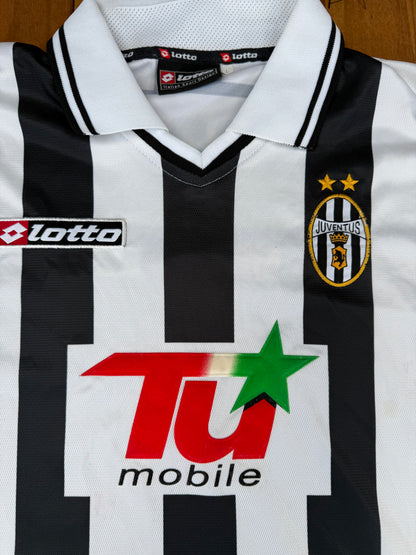 Juventus 2001/2002 Home UCL Shirt (#17 Trezeguet) (L)
