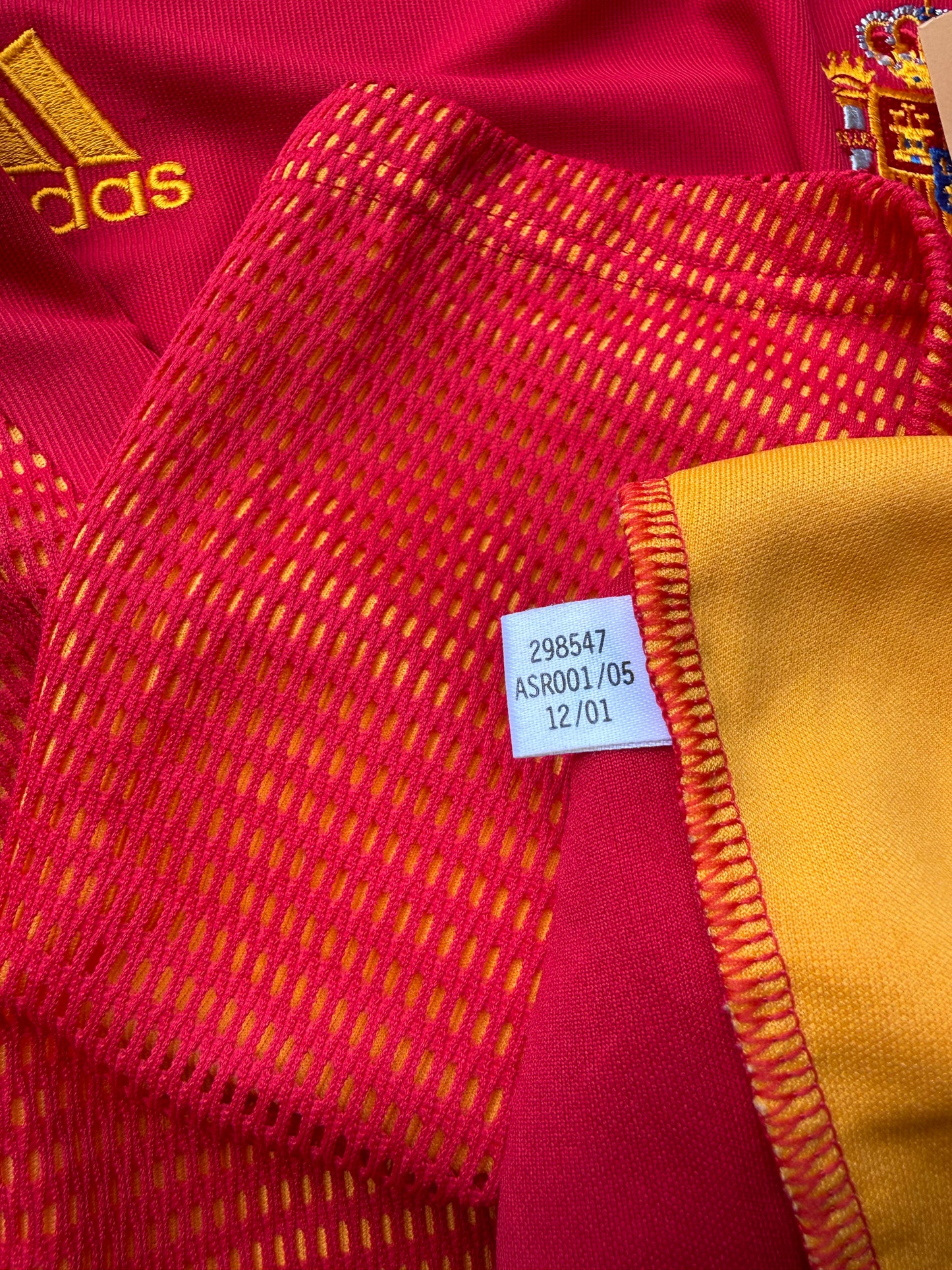 Spain 2002/2004 Home Shirt (#5 Puyol) (M)