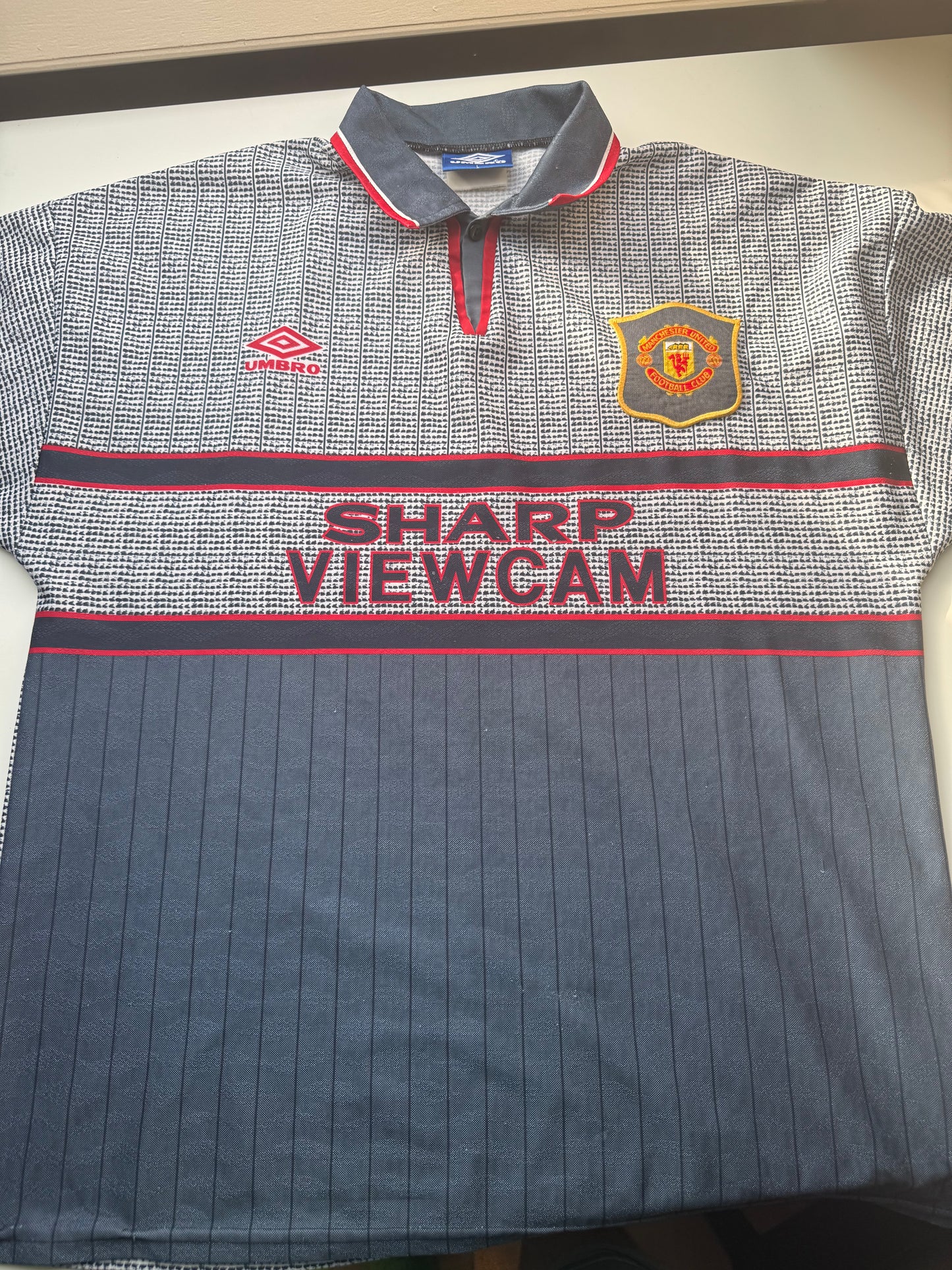 Manchester United 1995/1996 Away Shirt (L)