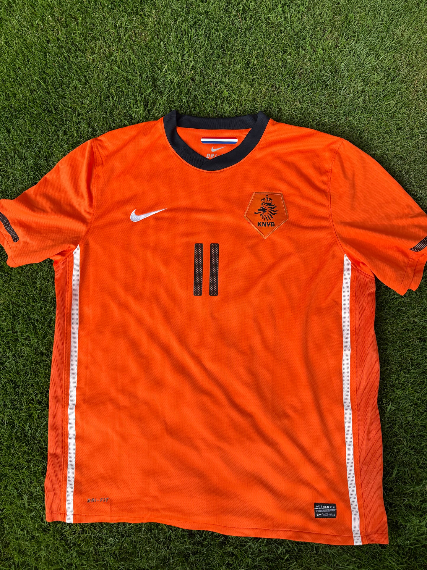 Netherlands 2010 Home Shirt (#11 Robben) (XL)