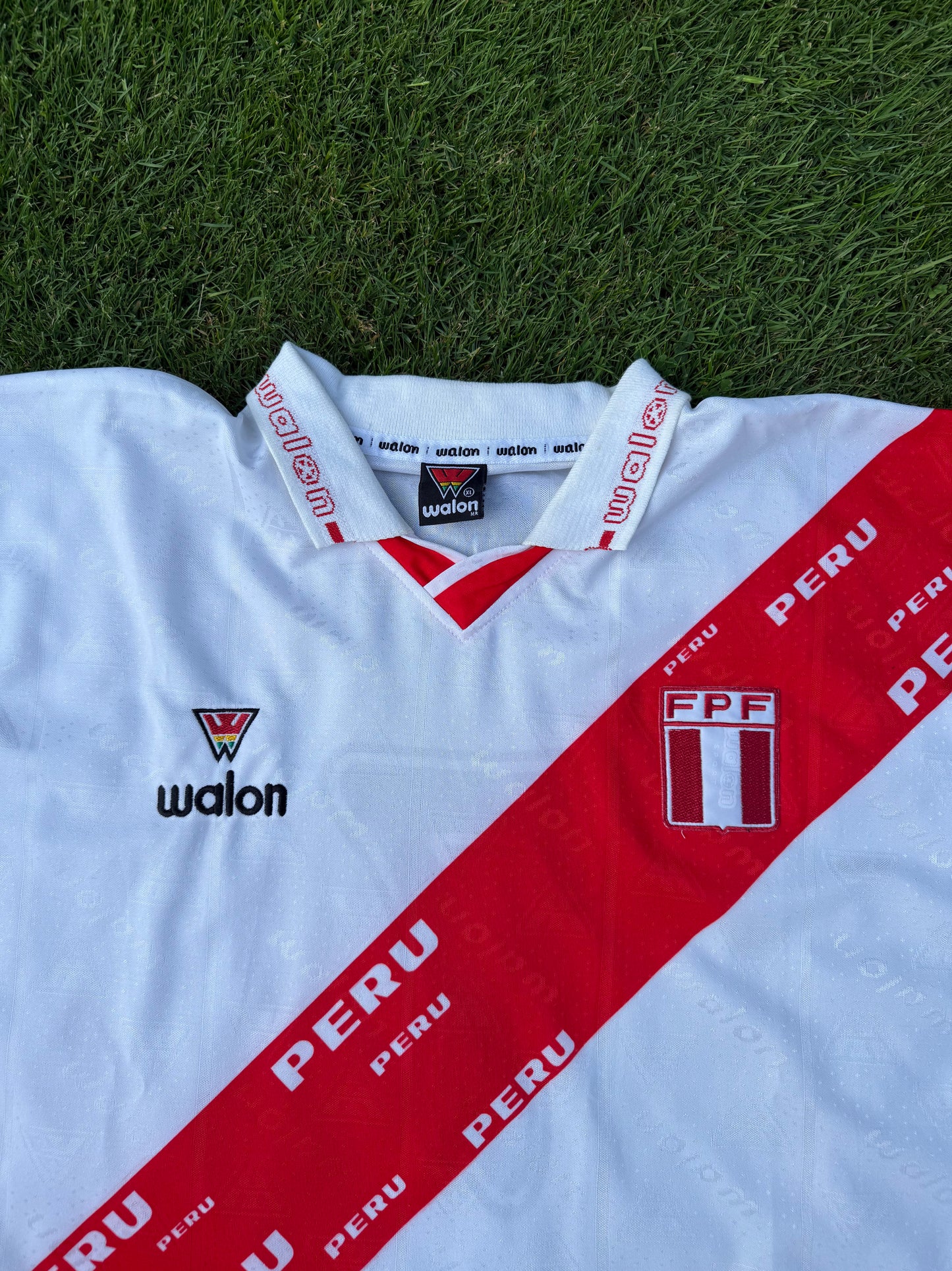 Peru 1999 Home Shirt (XL)