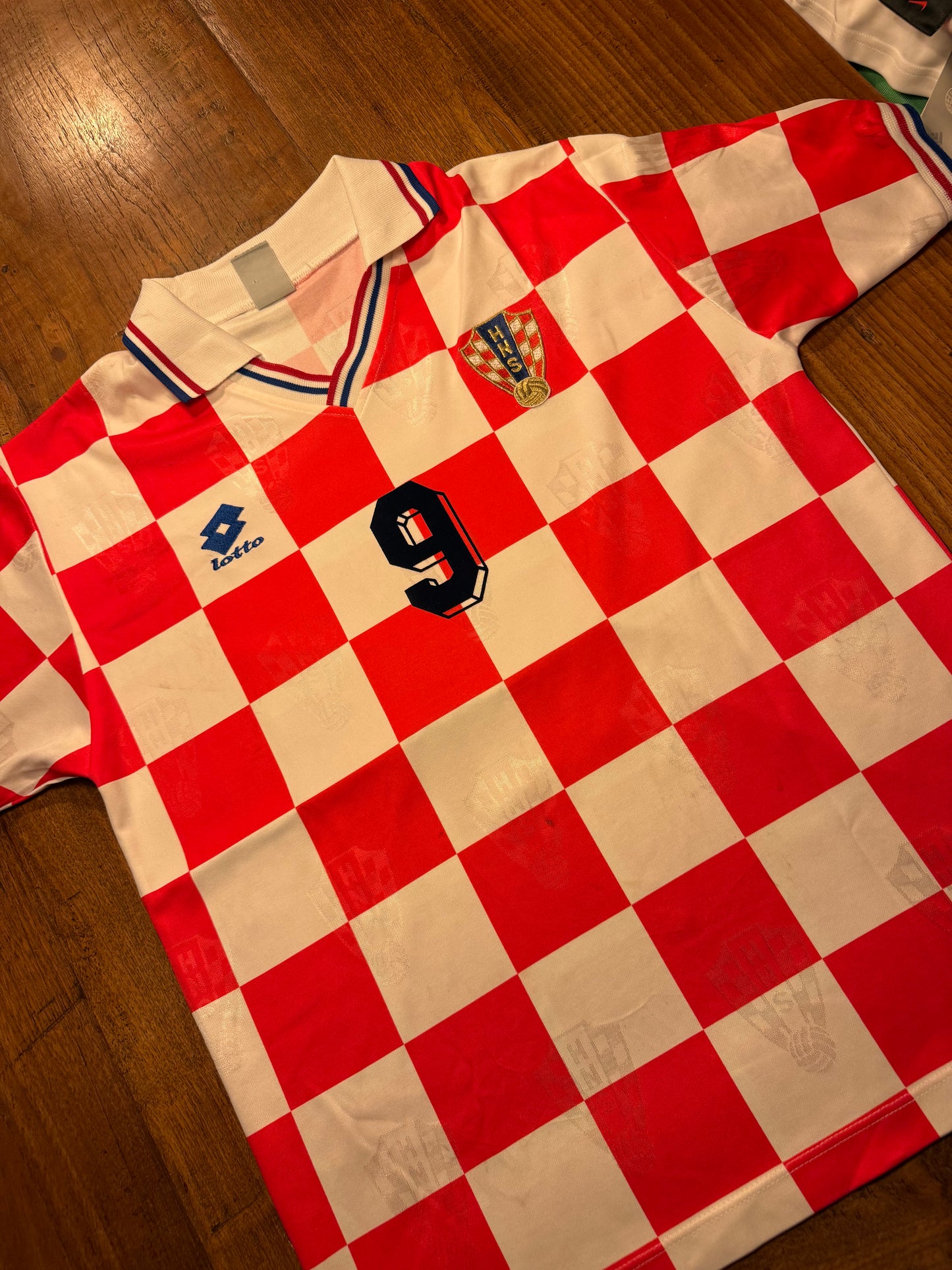 Croatia 1996/1997 Home Shirt (#9 Suker) (M)
