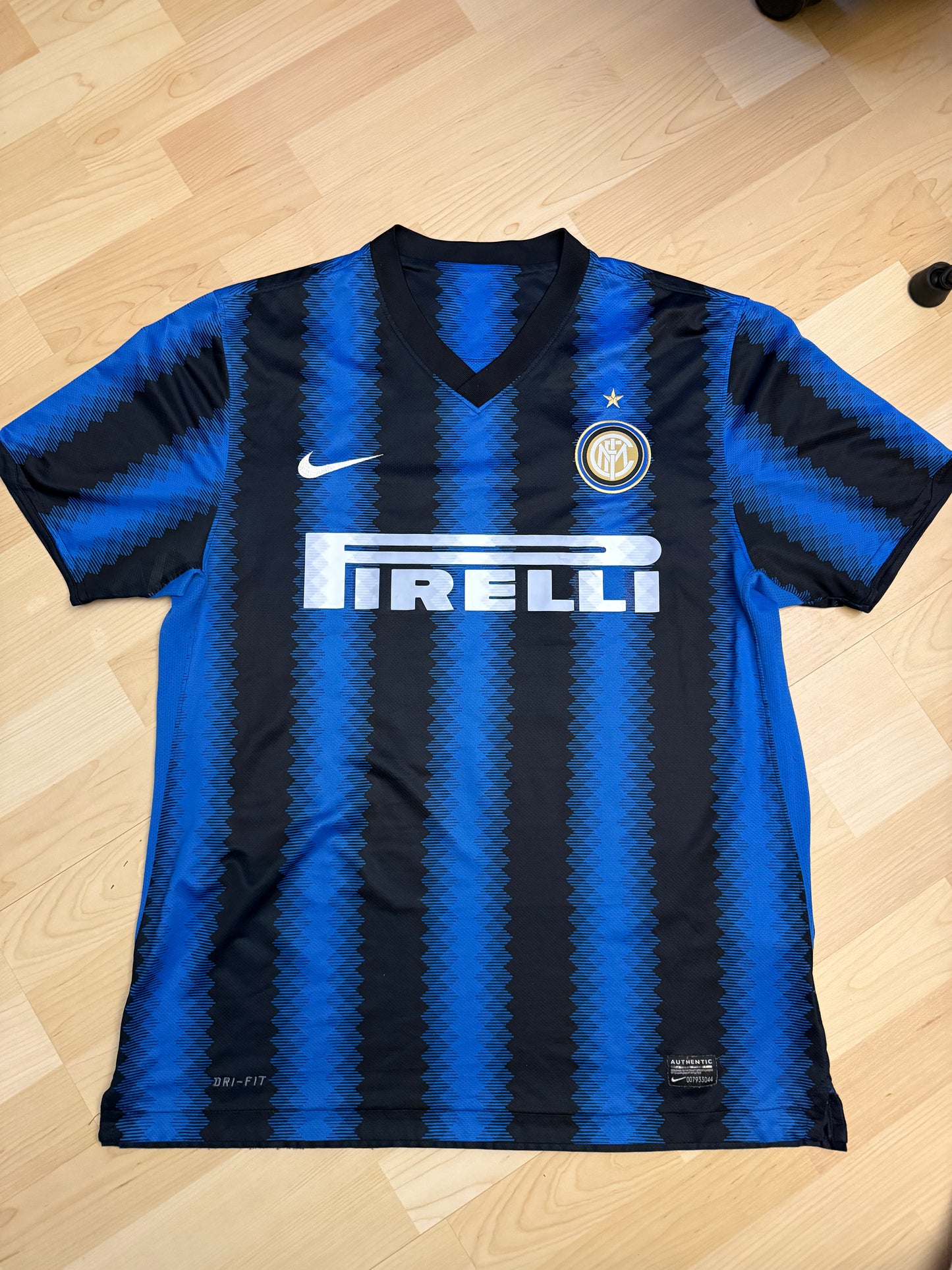 Inter Milan 2010/2011 Home Shirt (#4 Zanetti) (L)