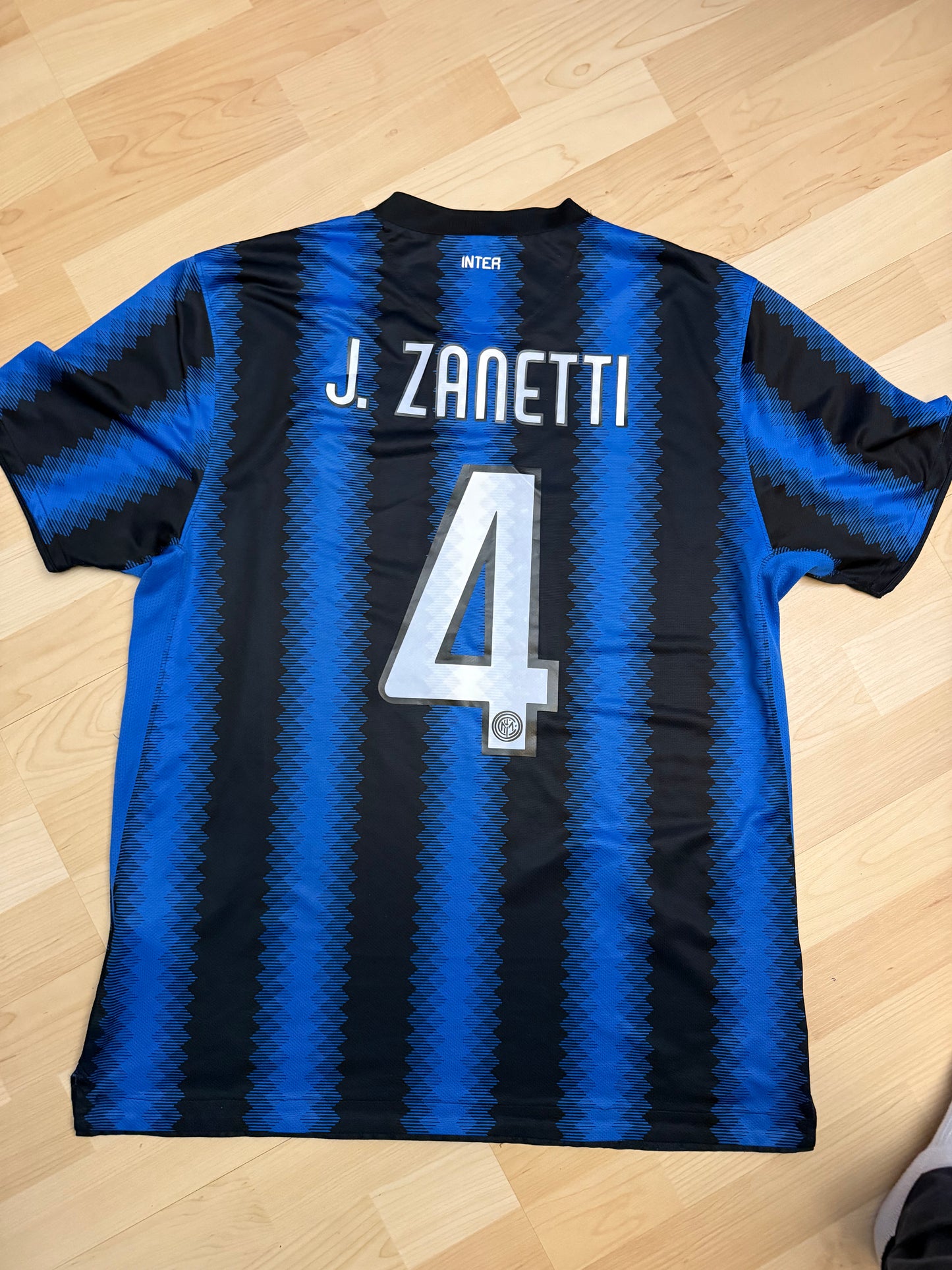 Inter Milan 2010/2011 Home Shirt (#4 Zanetti) (L)