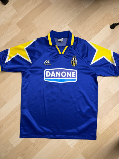 Juventus 1994/1995 Away Shirt (#10 Baggio) (M/L)