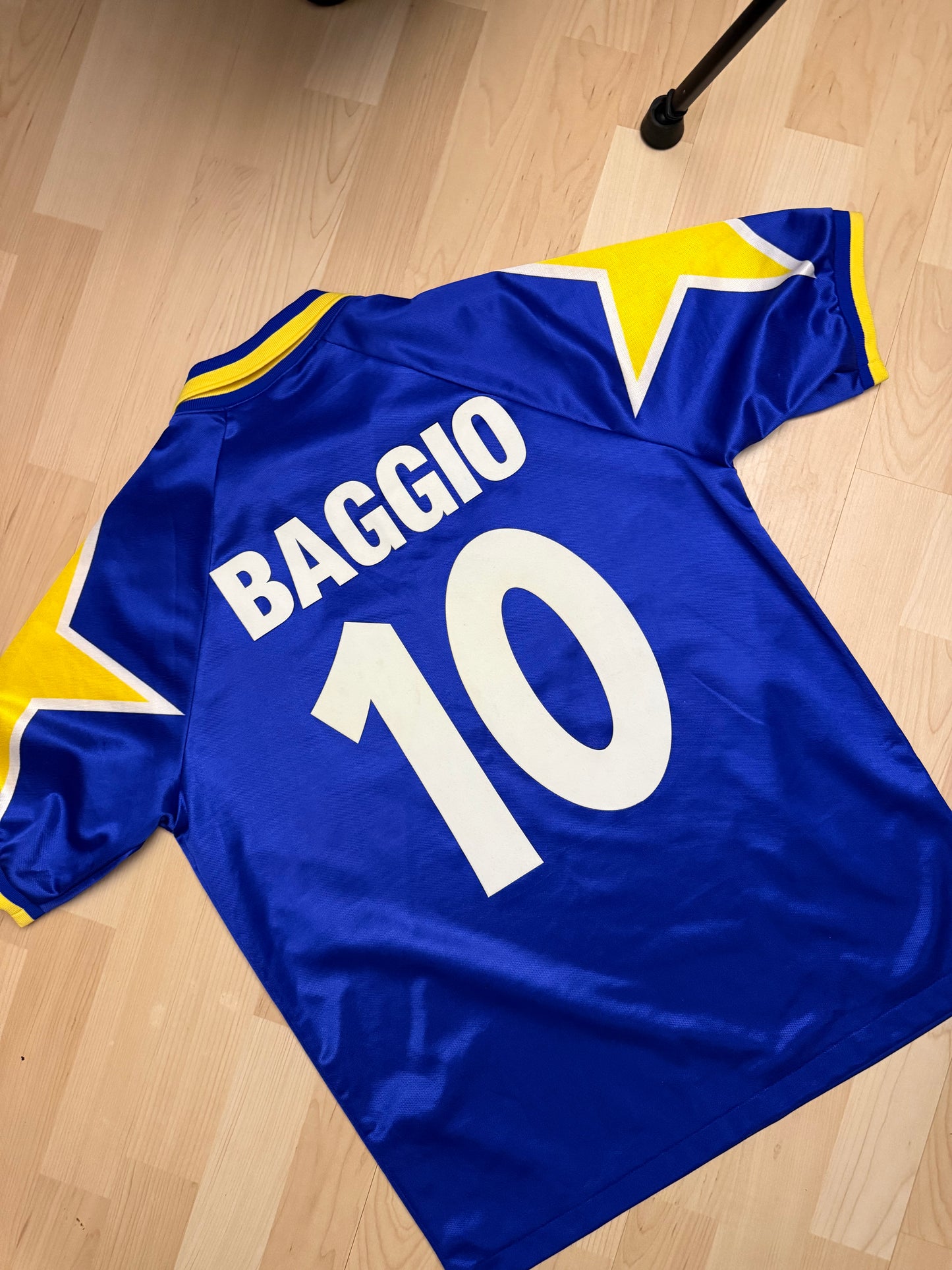 Juventus 1994/1995 Away Shirt (#10 Baggio) (M/L)