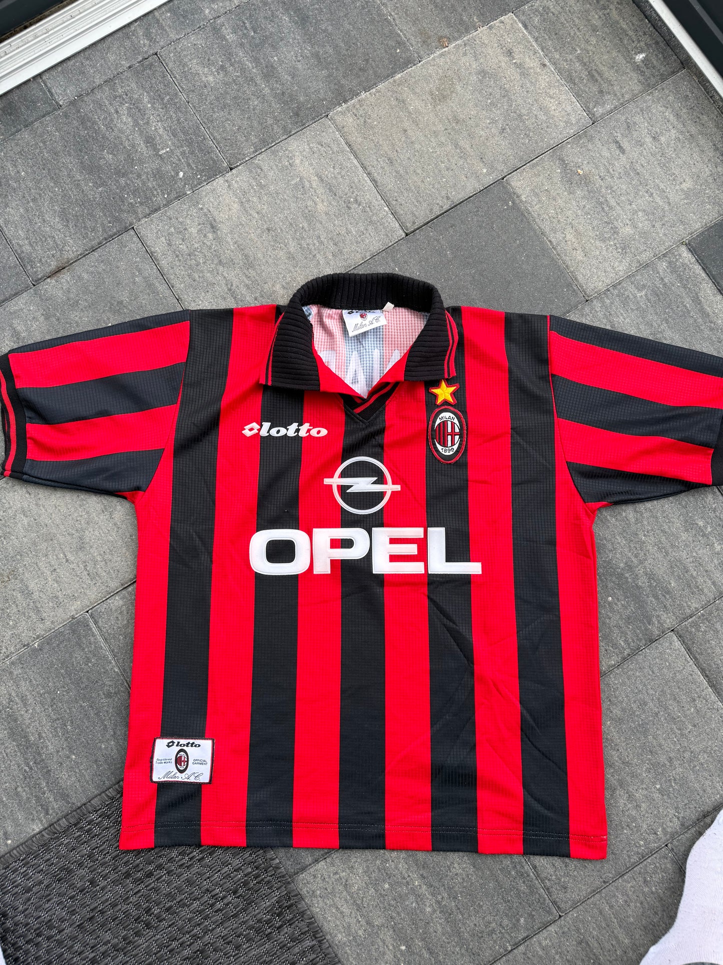AC Milan 1997/1998 Home Shirt (#30 Leonardo) (L)