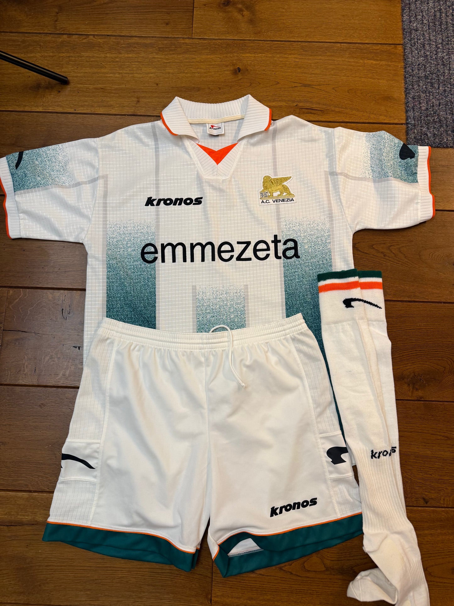 Venezia 1999/2000 Away Shirt (L) Included Shorts and Socks