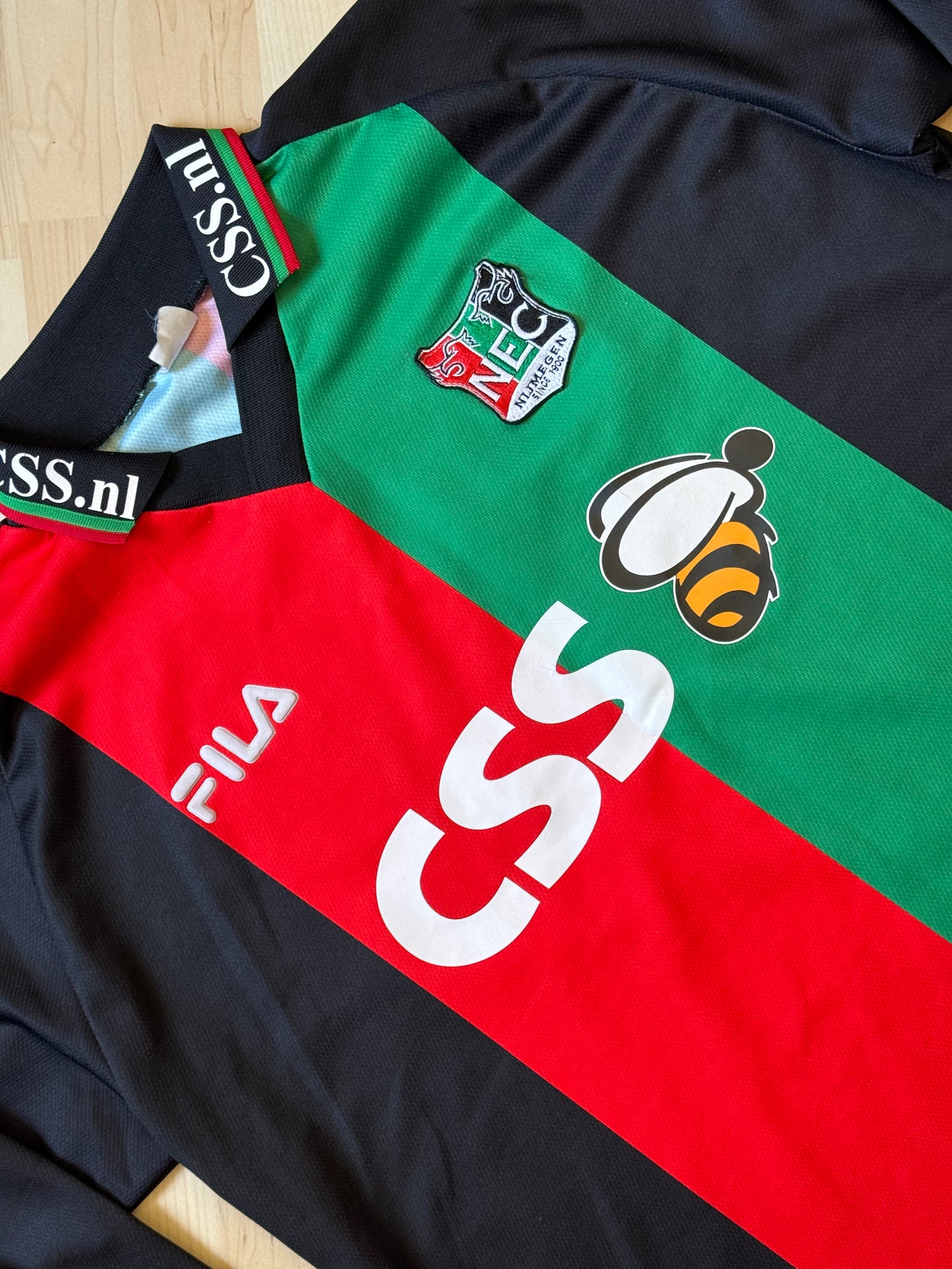 NEC Nijmegen 2001/2002 Home Shirt Longsleeve (XL)