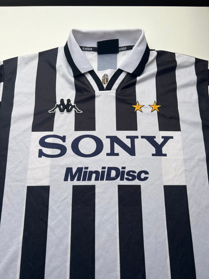 Juventus 1996/1997 Home Shirt (XL)