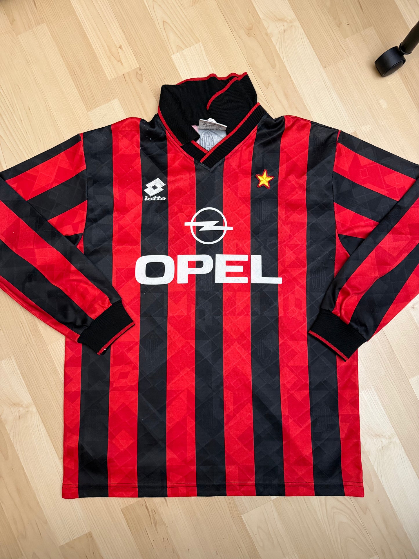 AC Milan 1994/1995 Intercontinental Cup Home Shirt (#18 Baggio) (L/XL)