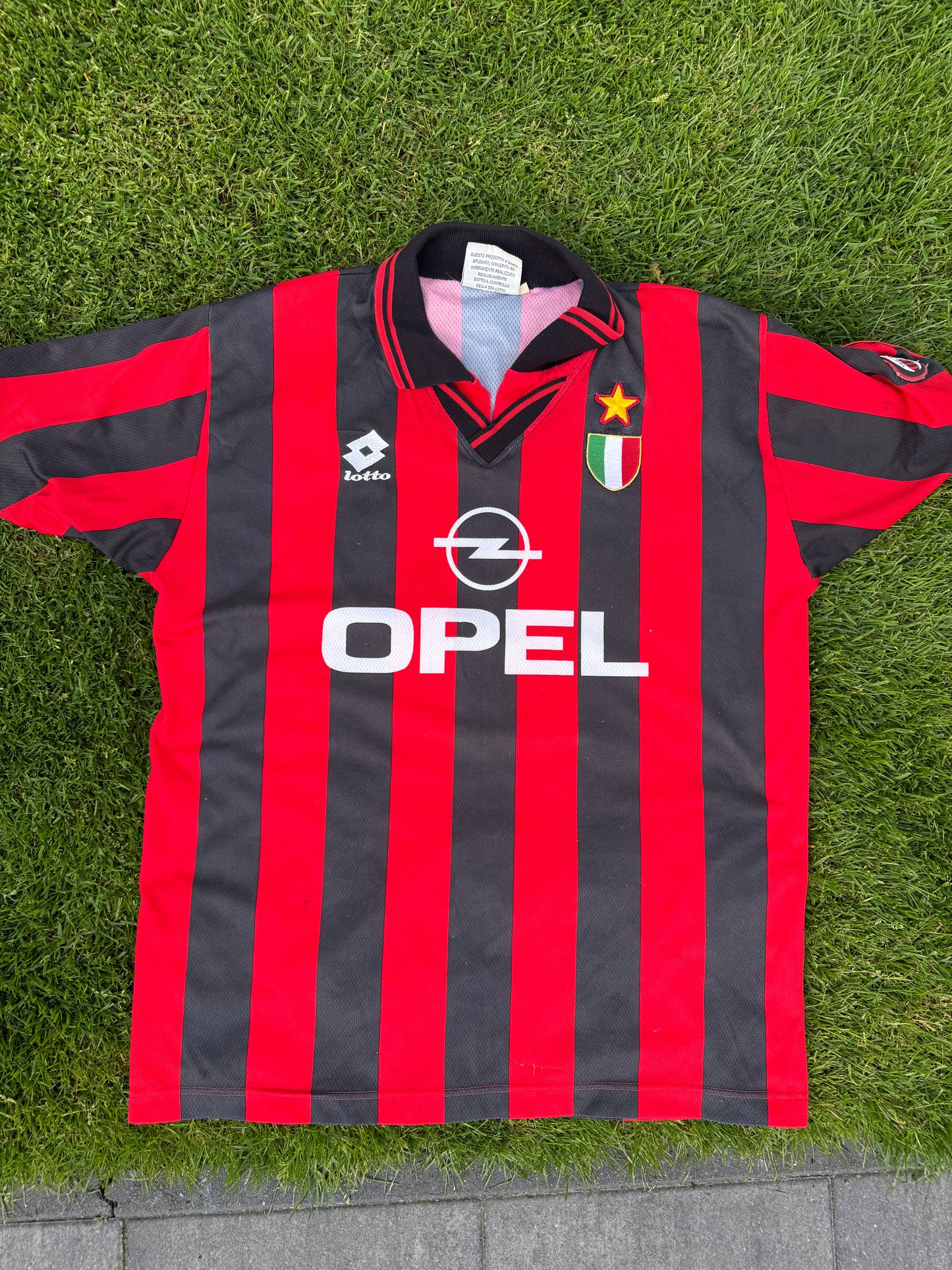 AC Milan 1996/1997 Home Shirt (#18 Baggio) (L)
