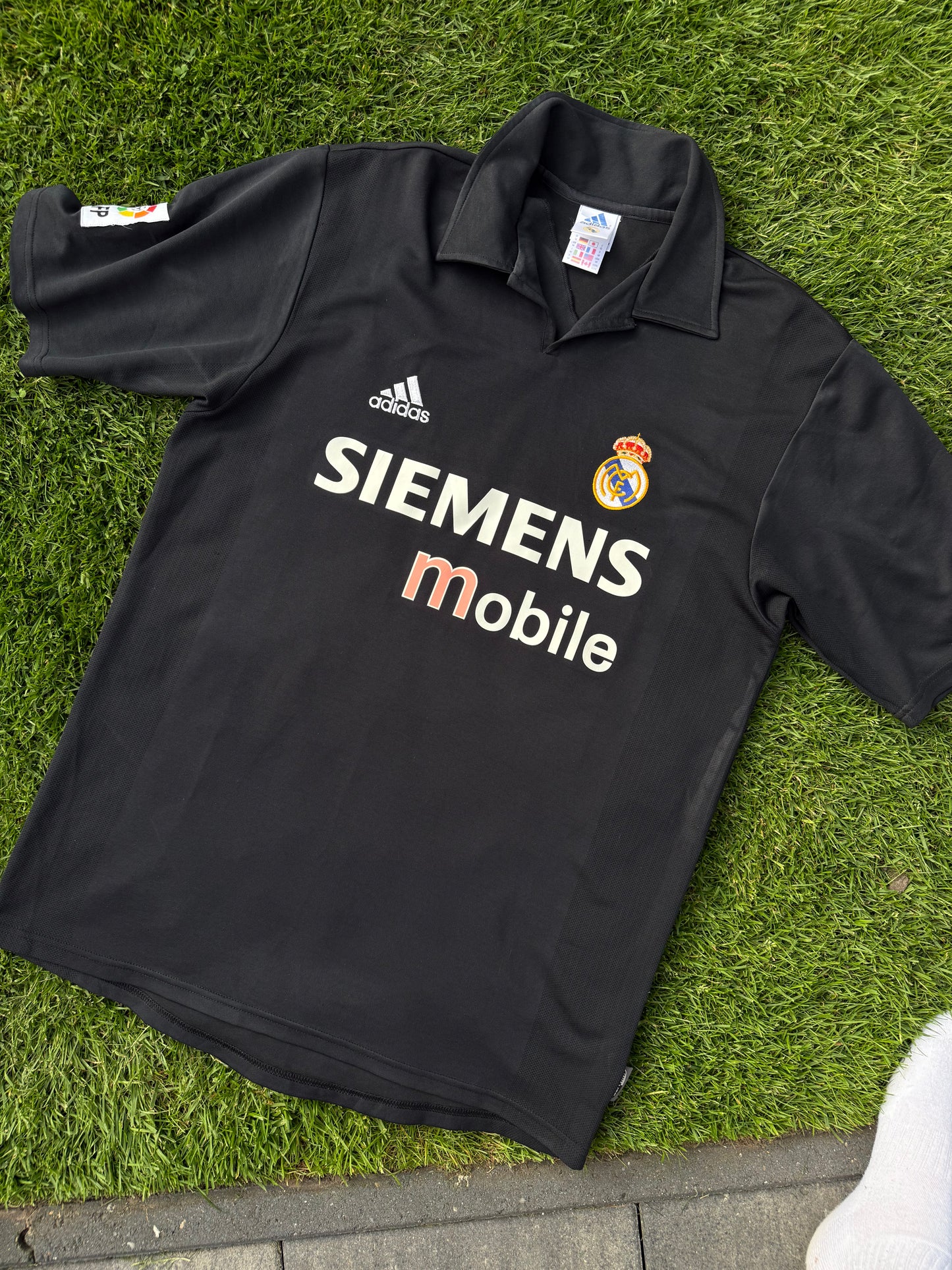 Real Madrid 2002/2003 Away Shirt (M)