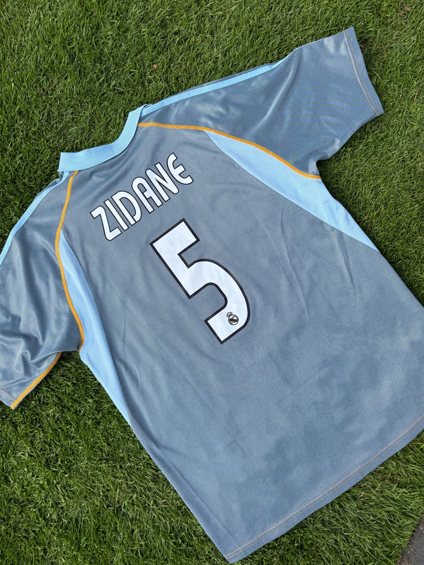 Real Madrid 2003/2004 Third Shirt (#5 Zidane) (L)