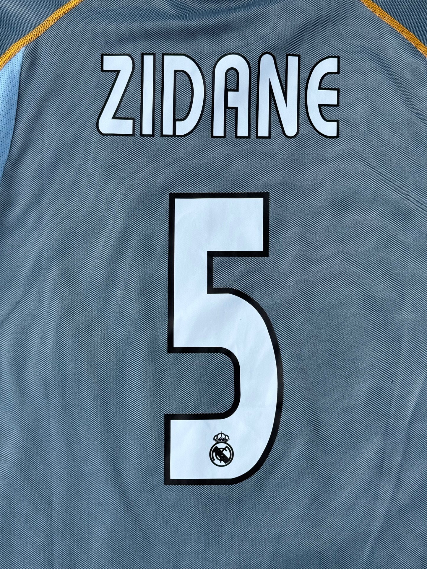 Real Madrid 2003/2004 Third Shirt (#5 Zidane) (L)
