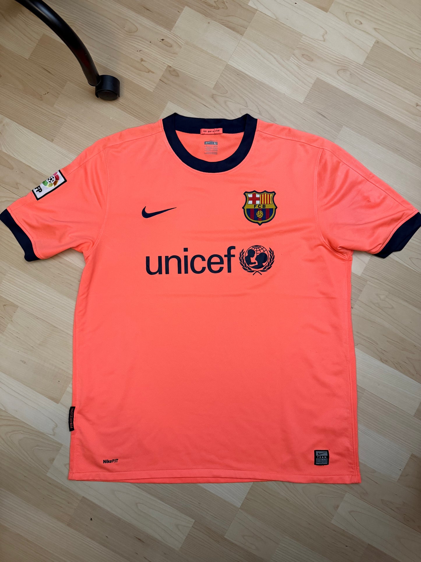 Barcelona 2009/2011 Away Shirt (L)