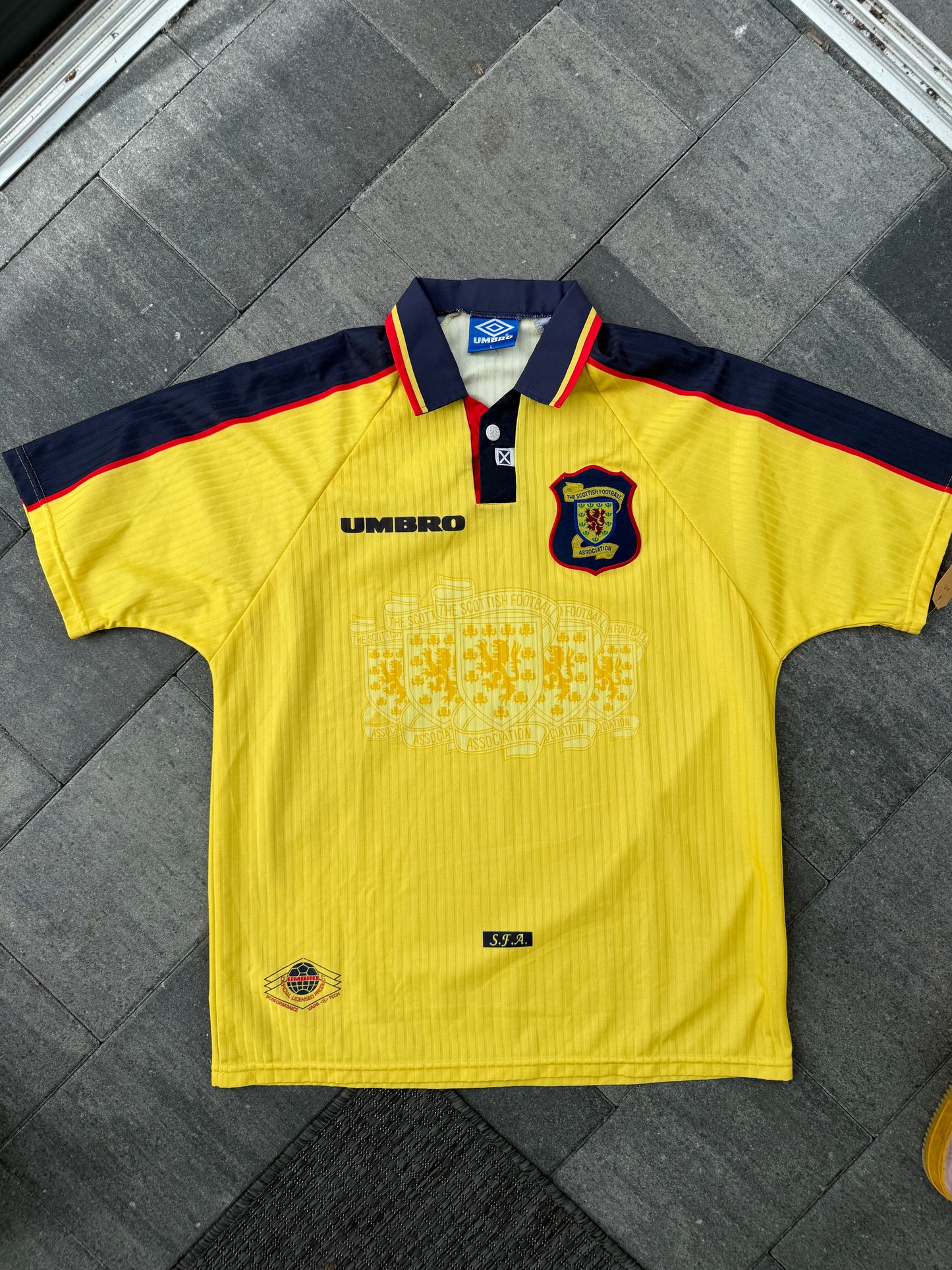 Scotland 1996/1998 Away Shirt (L)