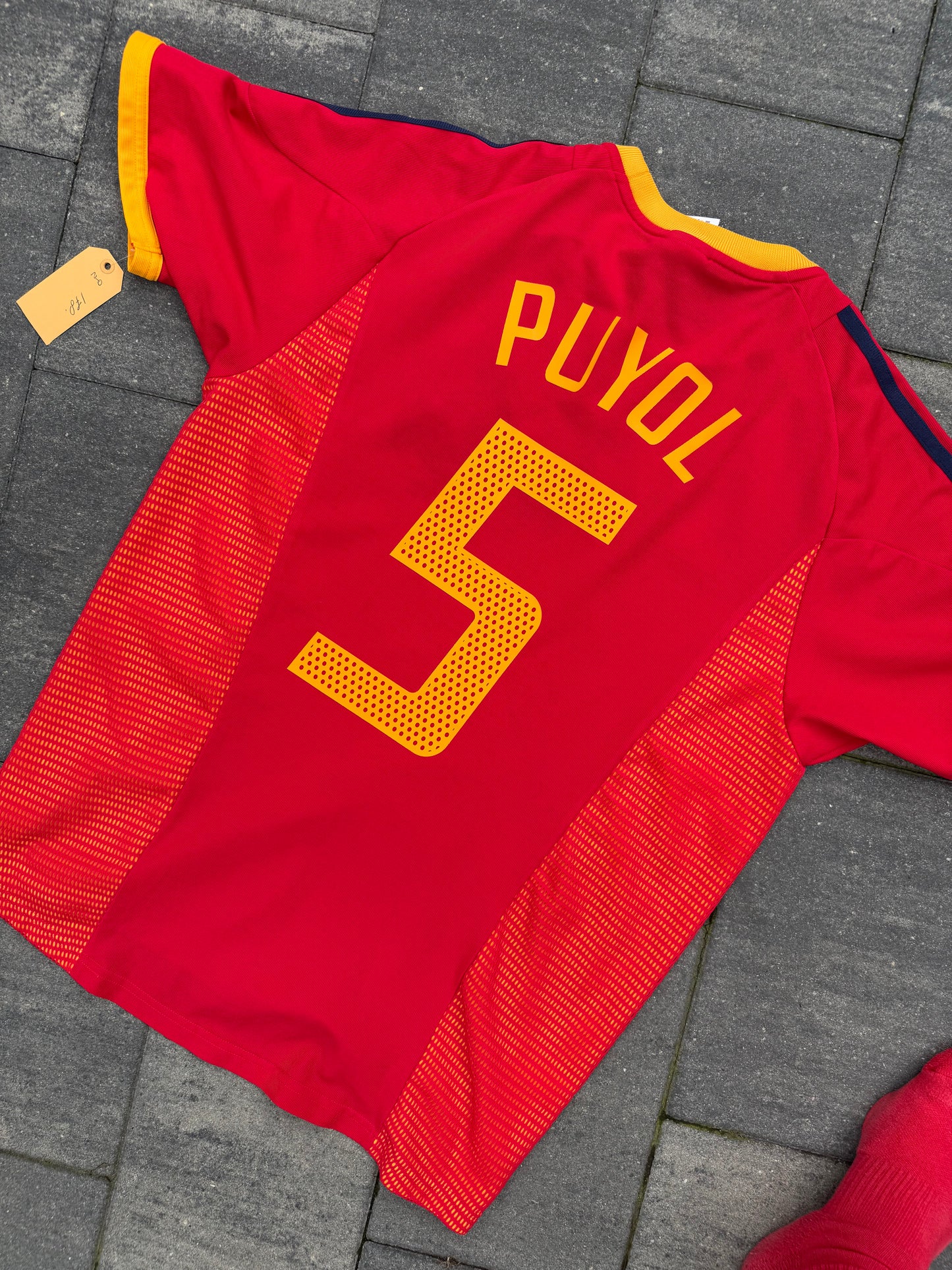 Spain 2002/2004 Home Shirt (#5 Puyol) (M)