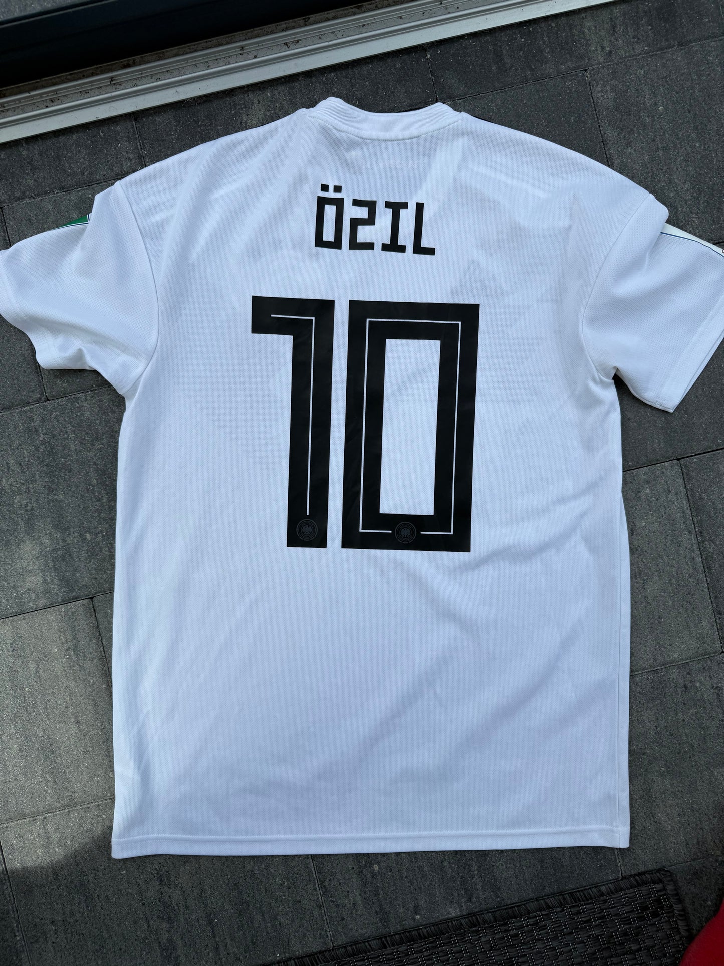 Germany 2018 Home Shirt (#10 Ozil) (M)