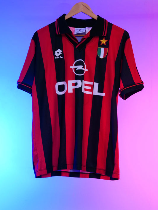 AC Milan 1996/1997 Home Shirt #9 Weah (M)