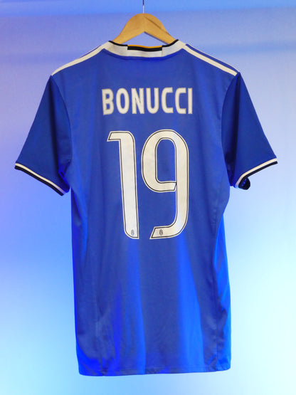Juventus 2016/2017 Away Shirt (#19 Bonucci) (M)