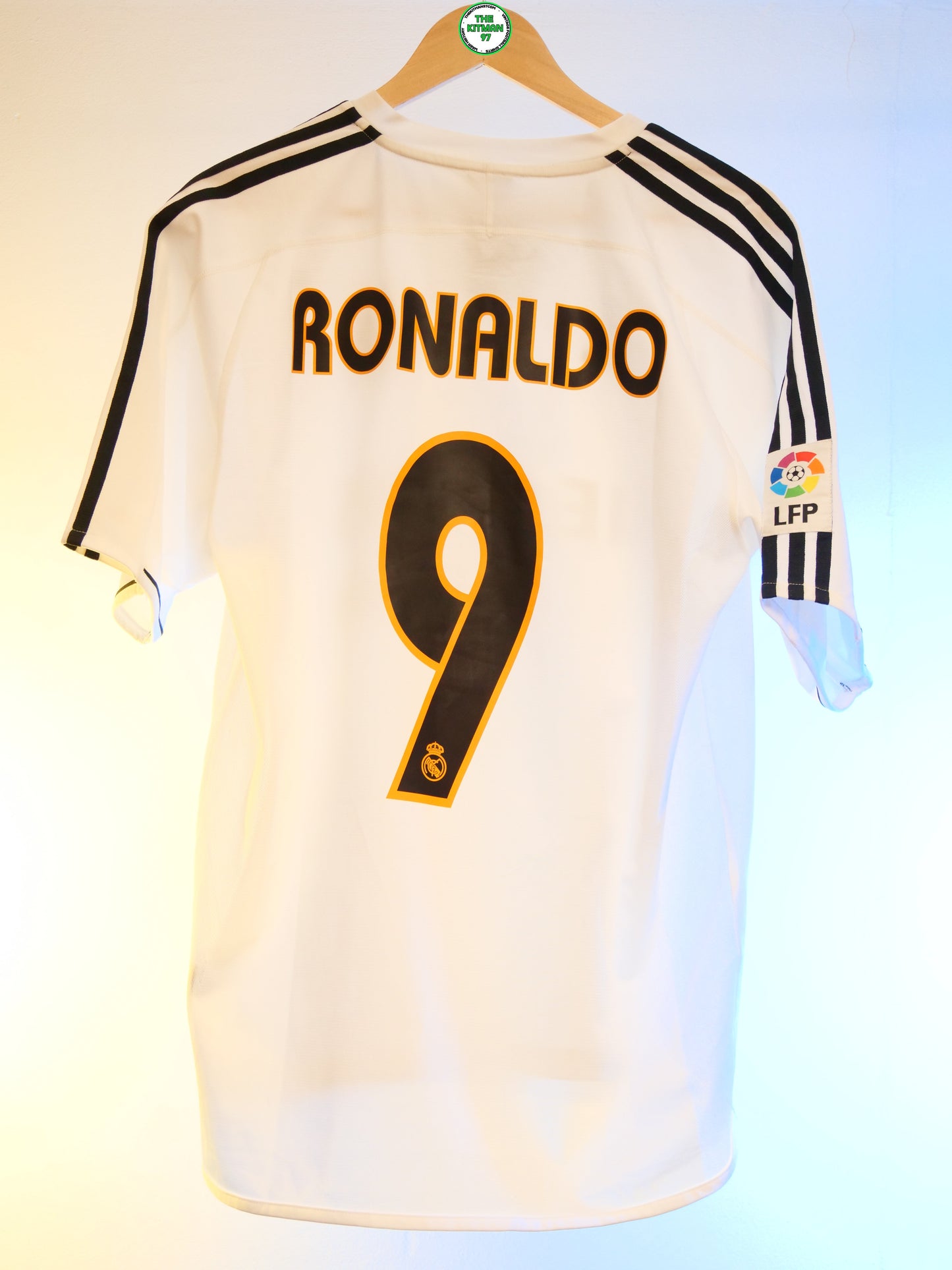 Real Madrid 2003/2004 Home Shirt (#9 Ronaldo) (M/L)