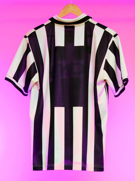 Juventus 1996/1997 Home Shirt (M/L)