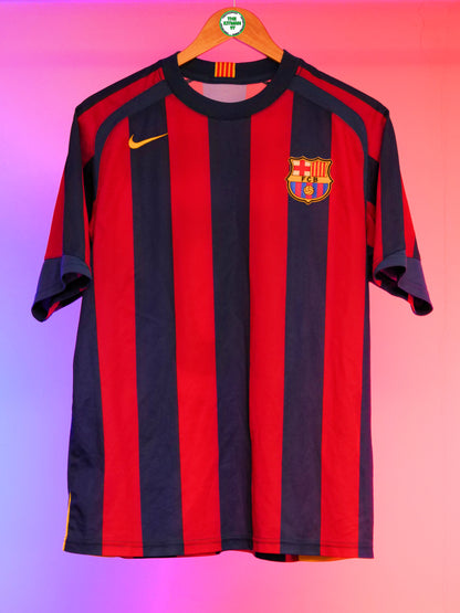 Barcelona 2005/2006 Home Shirt (#10 Ronaldinho) (S)