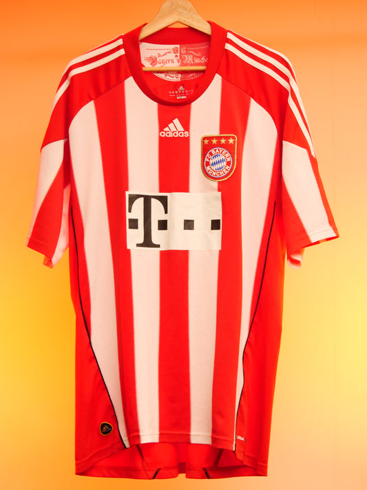 Bayern München 2010/2011 Home Shirt (#39 Kroos) (XL)