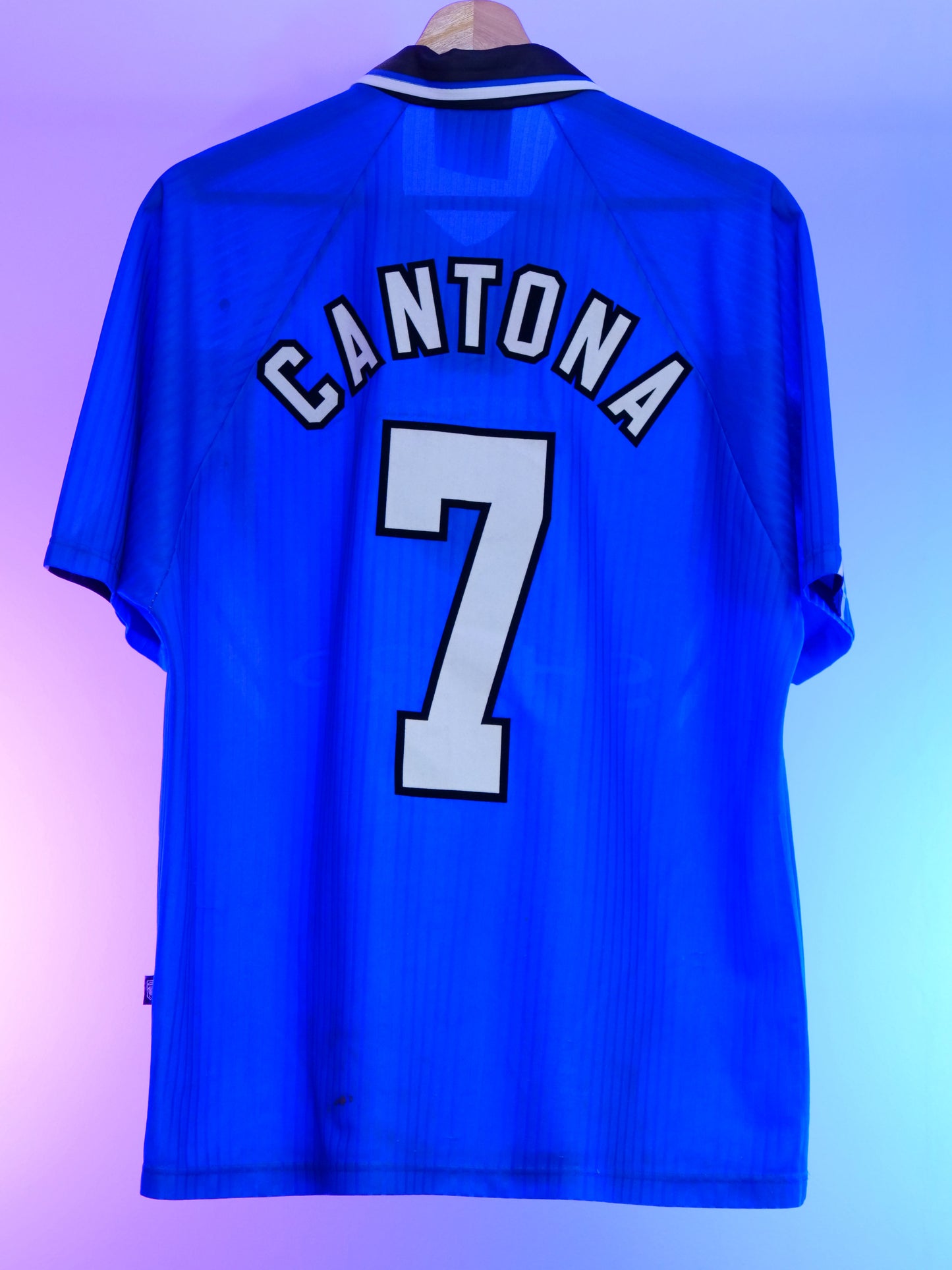 Manchester United 1996/1998 Third Shirt (#7 Cantona) (M)