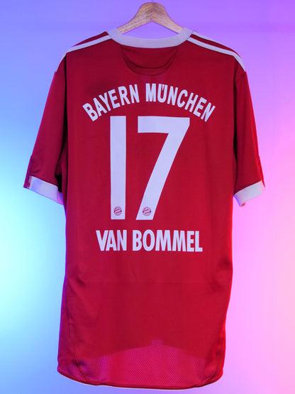 Bayern München 2009/2010 Home Shirt (#17 Van Bommel) (XL)