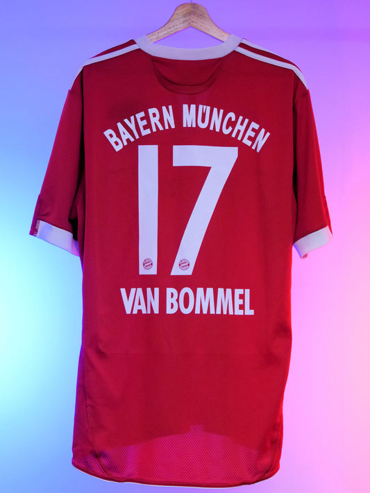 Bayern München 2009/2010 Home Shirt (#17 Van Bommel) (XL)
