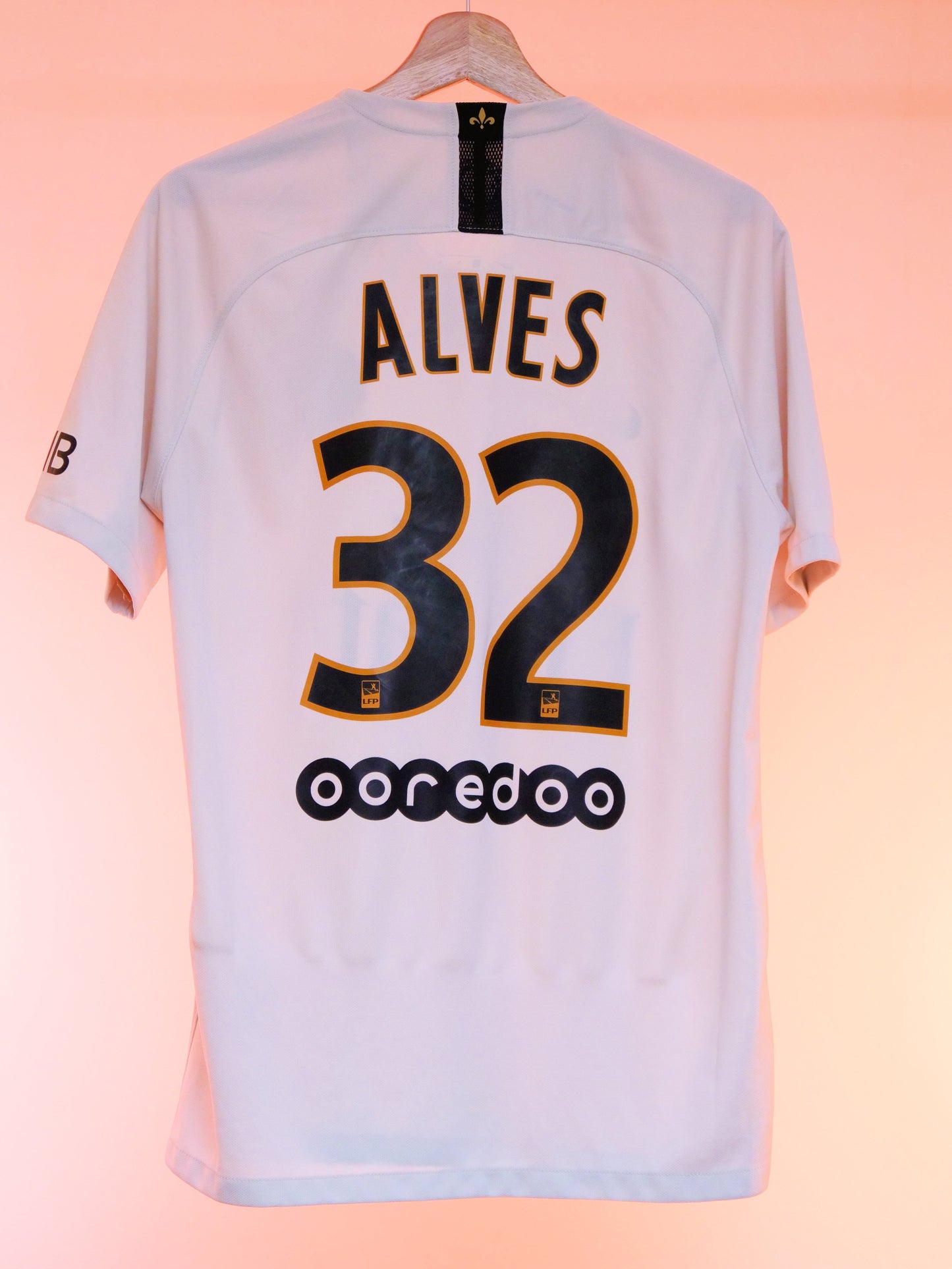 PSG 2018/2019 Away Shirt (#32 Alves) (M)