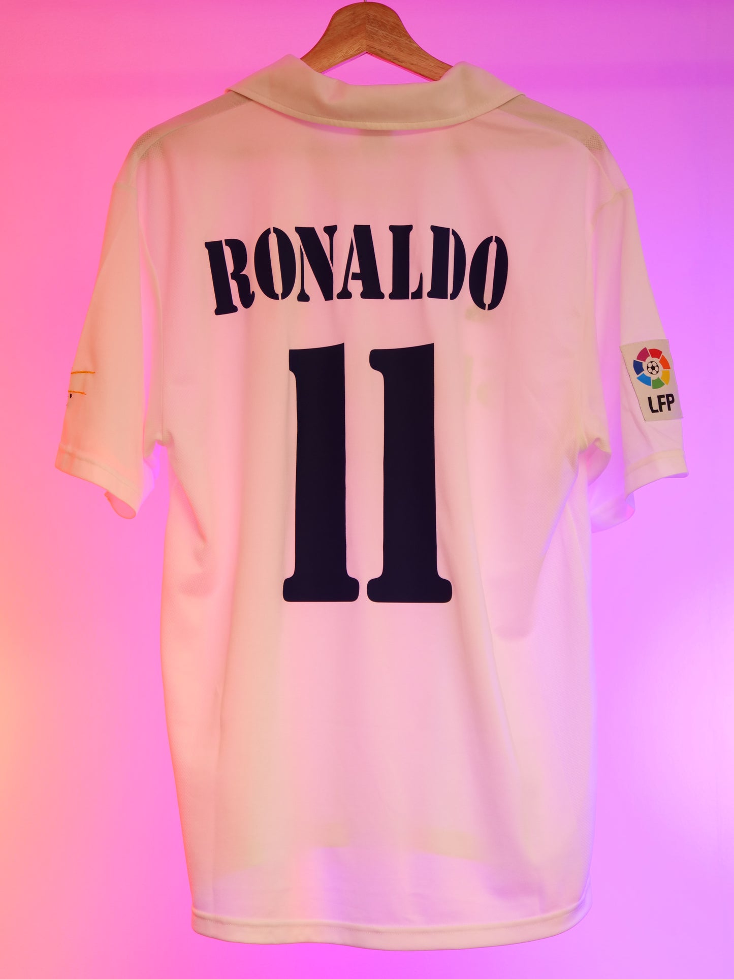 Real Madrid 2002/2003 Home Shirt (#11 Ronaldo) (M)