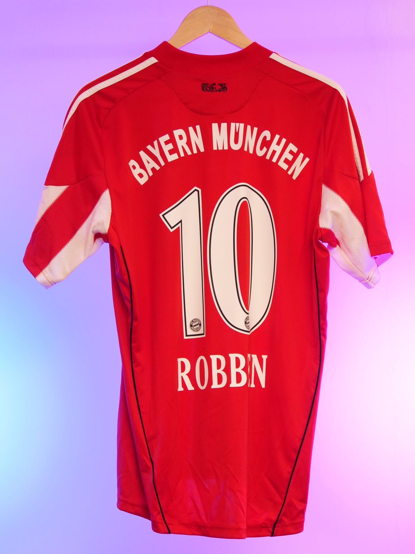 Bayern München 2010/2011 Home Shirt (#10 Robben) (M)