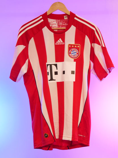 Bayern München 2010/2011 Home Shirt (#10 Robben) (M)