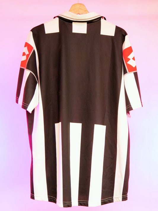 Juventus 2000/2001 Home Shirt (XL)