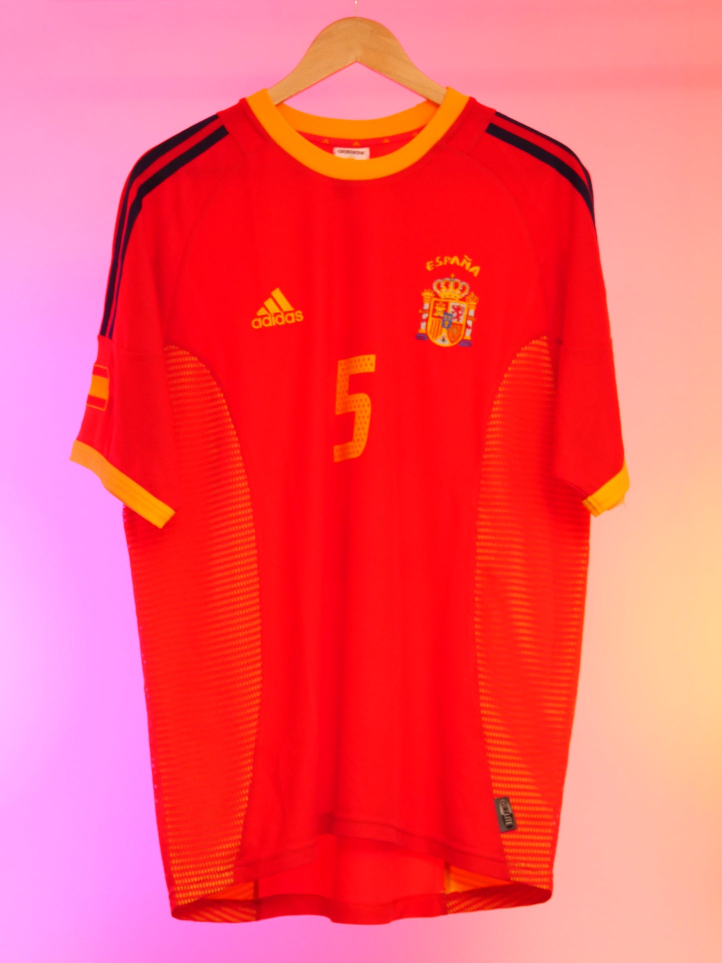 Spain 2002/2004 Home Shirt (#5 Puyol) (M)