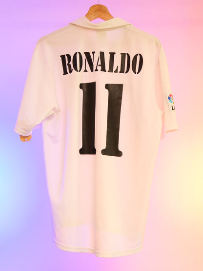 Real Madrid 2001/2002 Home Shirt (#11 Ronaldo) (M)