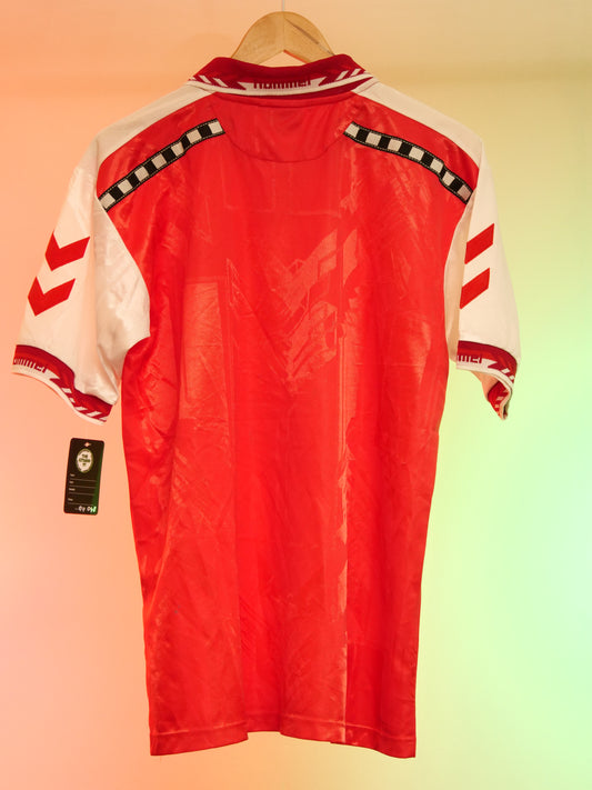 Denmark 1996/1998 Home Shirt (M)